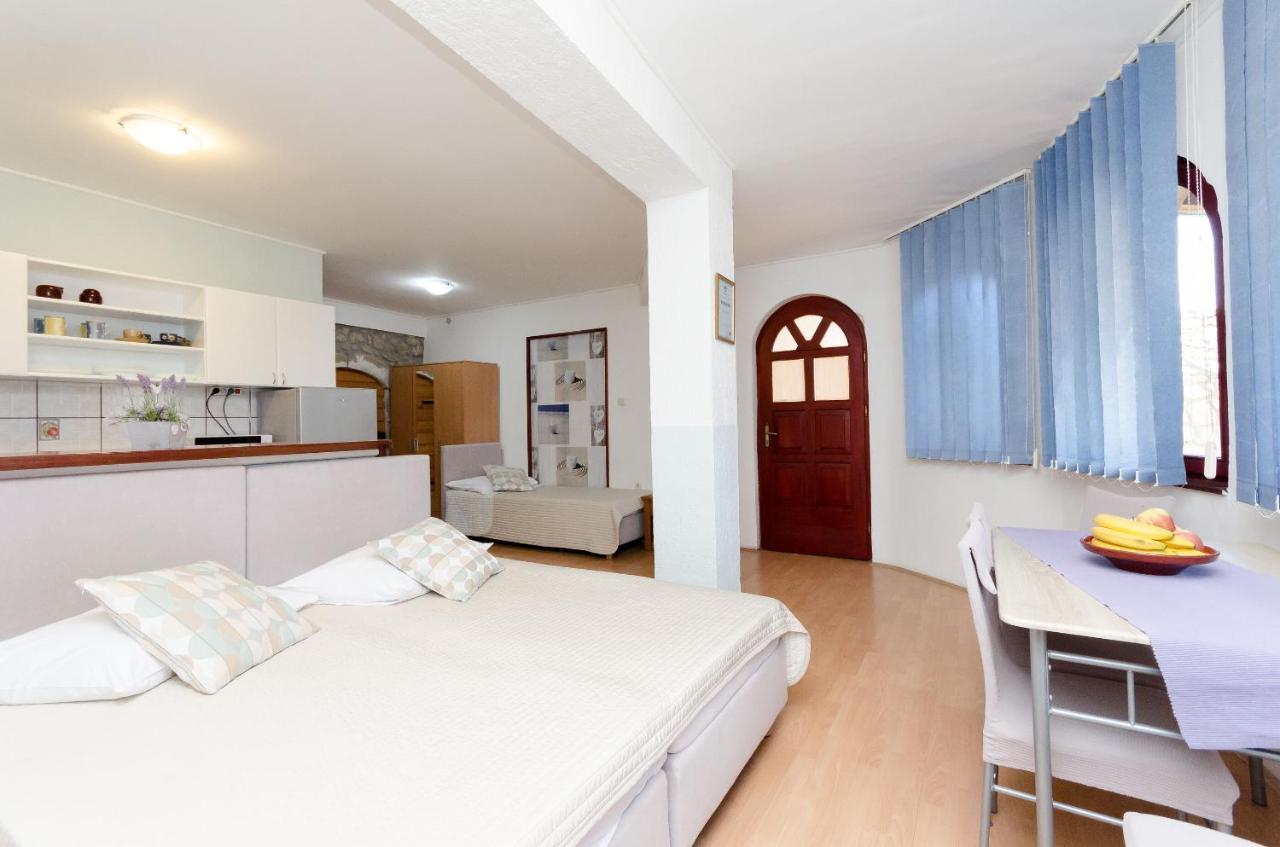 Apartment Goran Novi Vinodolski Esterno foto