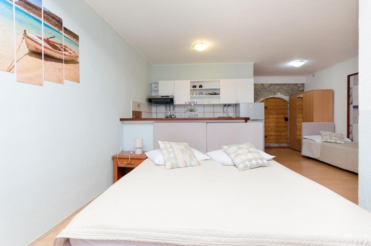 Apartment Goran Novi Vinodolski Esterno foto
