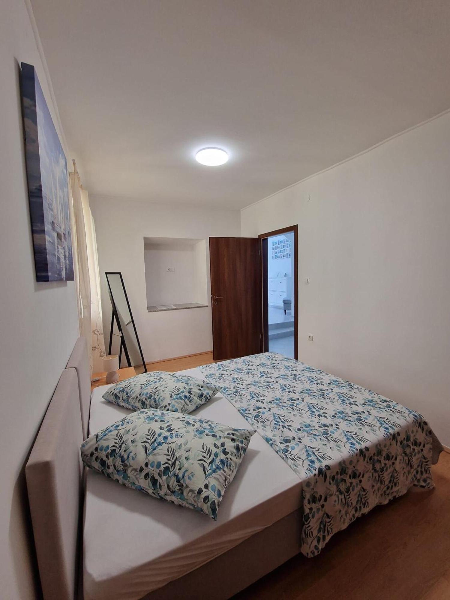 Apartment Goran Novi Vinodolski Esterno foto